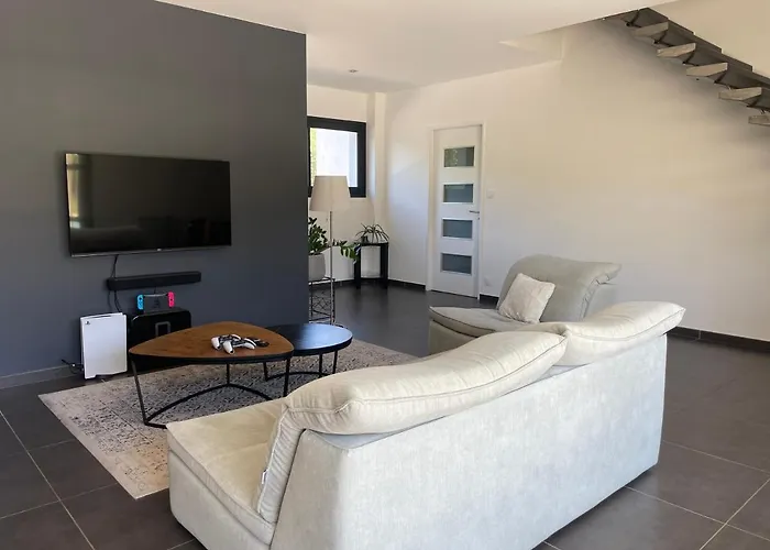 Artos - Piscine - 300 M2 *