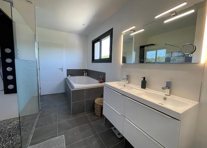 Artos - Piscine - 300 M2 Carcassonne