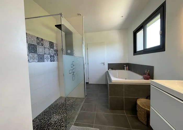 Artos - Piscine - 300 M2 Villa