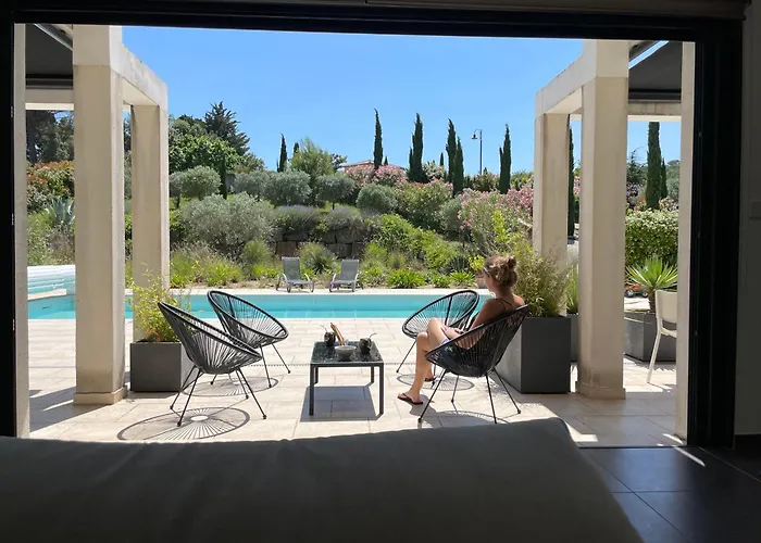 Villa Artos - Piscine - 300 M2 *